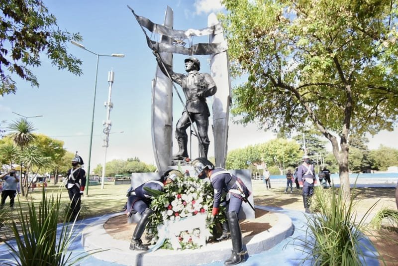 Almirante Brown: emotivo homenaje a los Héroes de Malvinas