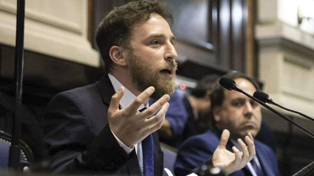 Federico Otermín: «Nuestro gobierno vino a defender la mesa de las y los bonaerenses»