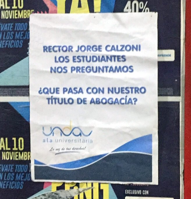 Ya se deberían haber recibido: estudiantes de abogacía en la Universidad de Avellaneda denuncian que es una carrera «sin validez»