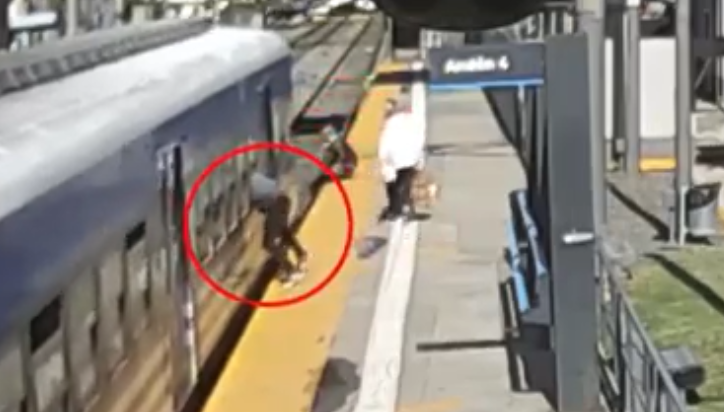 Intentó robar un celular en el anden de la estación de Lomas de Zamora y quiso escapar por la ventana de un tren