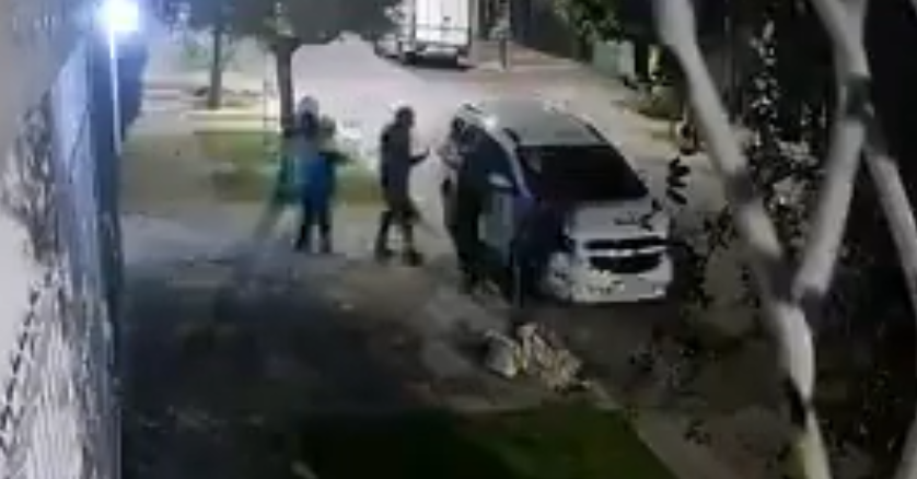 Castelar: asaltan a una familia y les roban el vehículo tras golpear a uno de sus integrantes