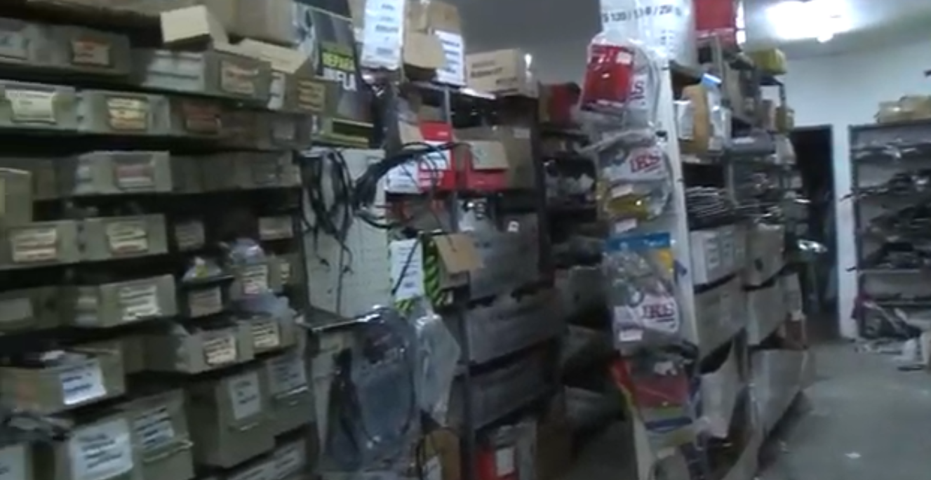 Desarticulan banda que falsificaba patentes para motochorros: dos detenidos