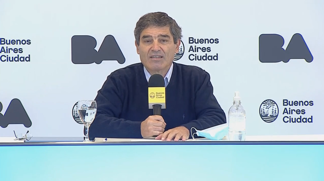 Quirós: «No es momento de ver un partido de fútbol entre personas que no conviven»