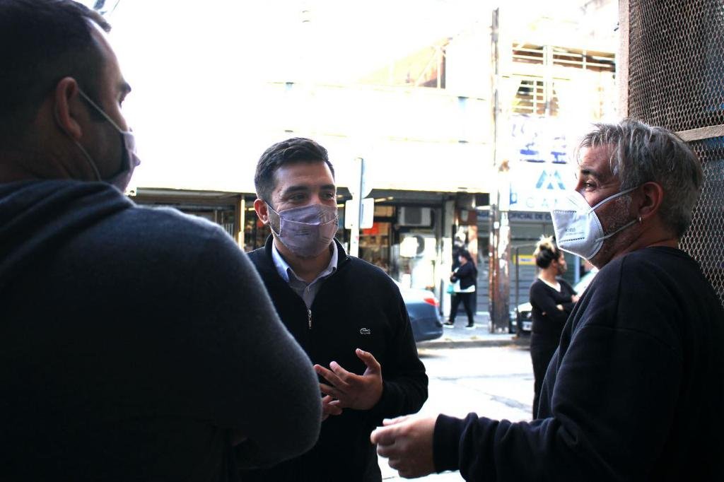 Balladares se reunió con comerciantes de Lanús y recalcó la importancia de «acompañar con medidas a quienes apuestan a la generación de trabajo»