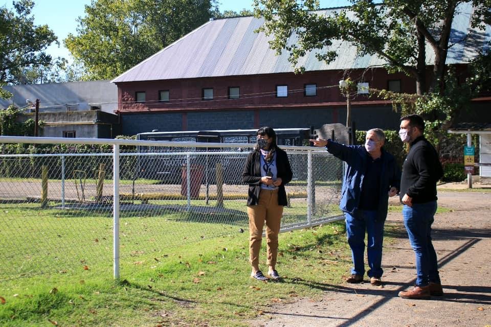 El dirigente de «Lanús para Lanús en el Frente de Todos”, Agustín Balladares, visitó el Rugby Club local y la Sociedad de Fomento Villa Toscano