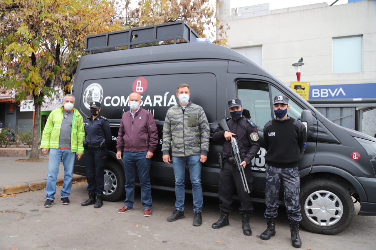 Presentaron en Lanús una comisaría móvil que recorrerá las calles del distrito