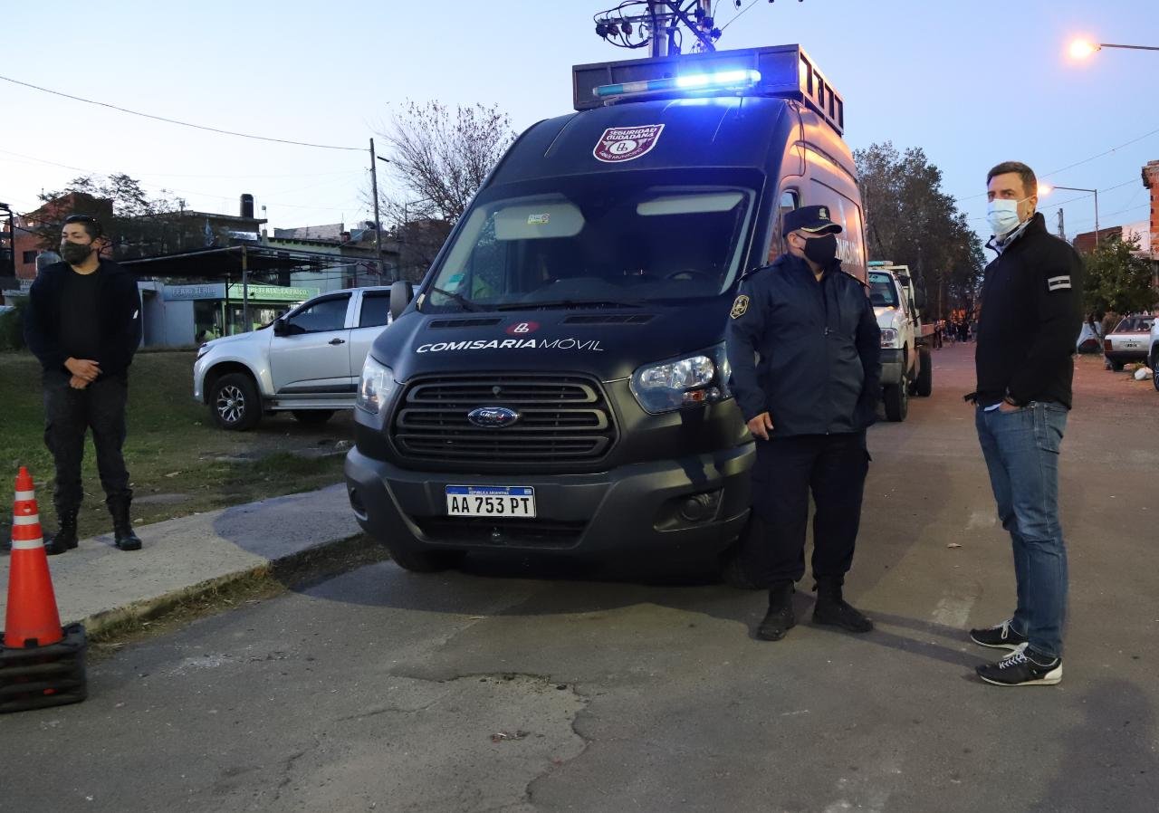 Operativo de seguridad en Villa Jardín con participación de la Comisaría Móvil