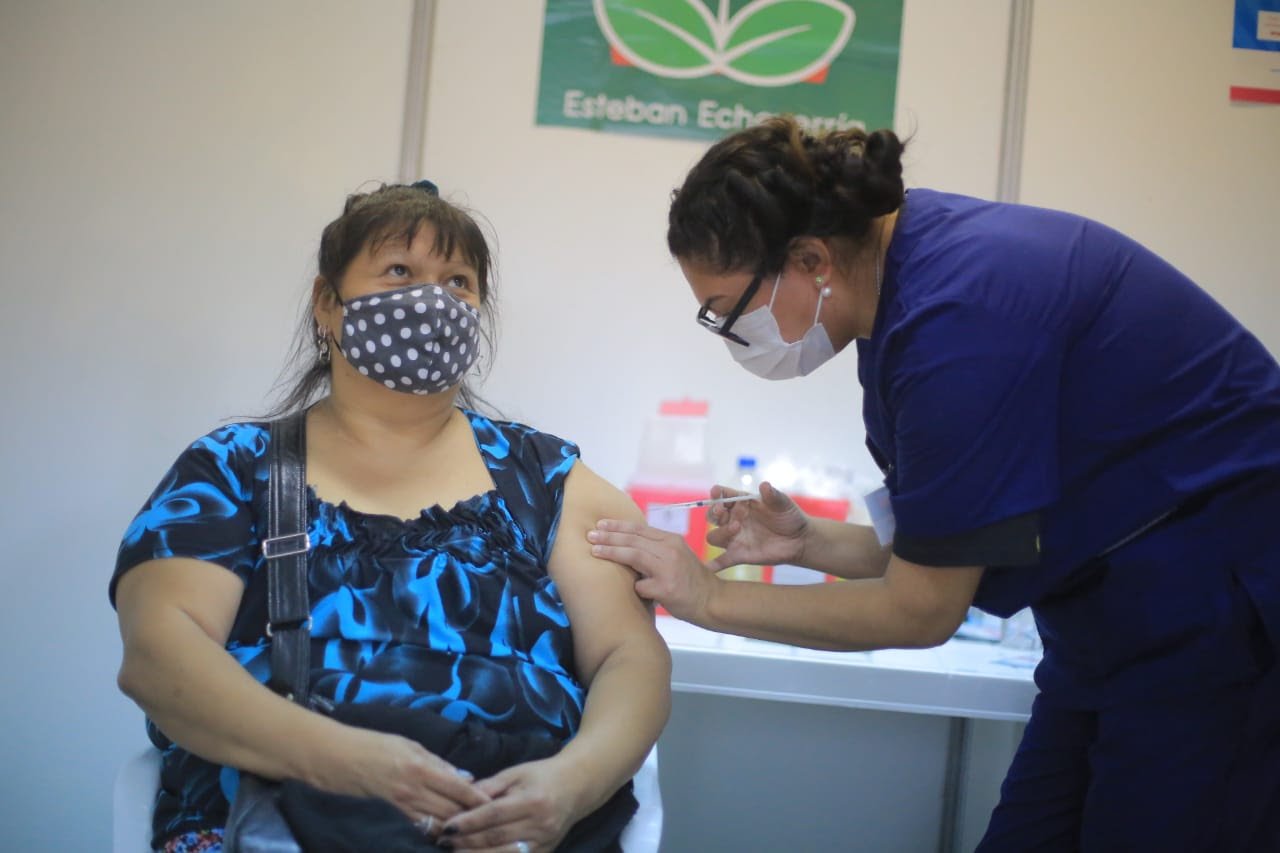 Echeverría: más de 56 mil personas vacunadas