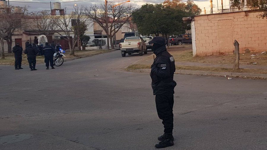 Once allanamientos y cinco demorados en barrios de San Luis durante la búsqueda de Guadalupe