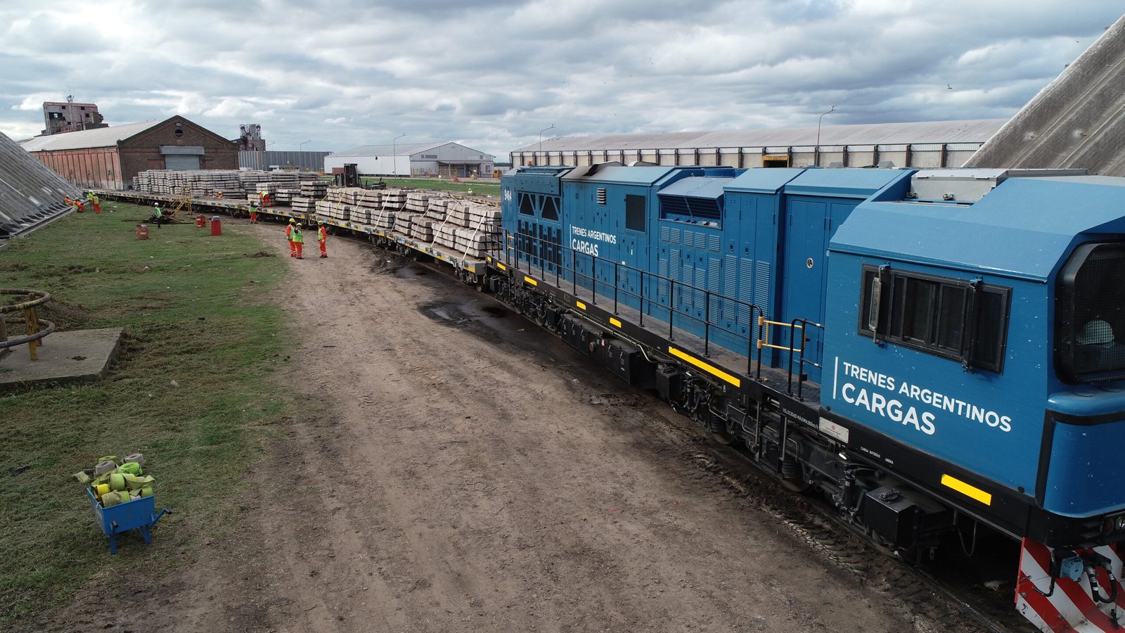 Trenes Argentinos Infraestructura ya movilizó 38.000 toneladas de durmientes para el ferrocarril de carga