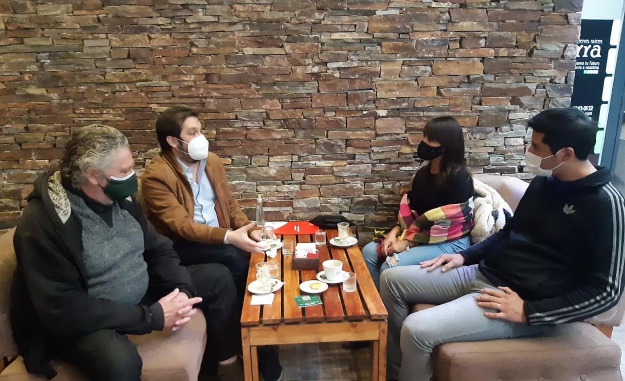 Armados electorales y un posible tercer espacio en Lomas de Zamora: encuentro entre el Partido Socialista y Libres del Sur