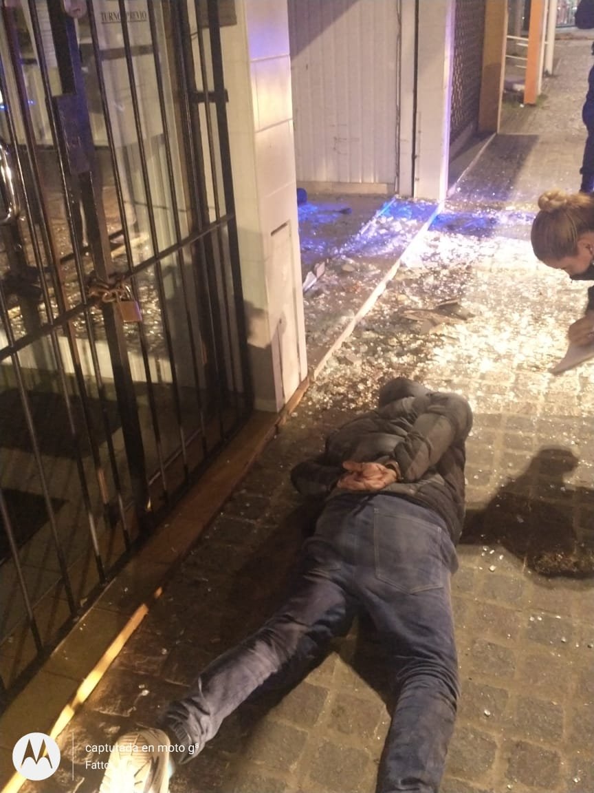 Vila Fiorito: tres delincuentes heridos y detenidos tras tirotearse con un policía al que asaltaron