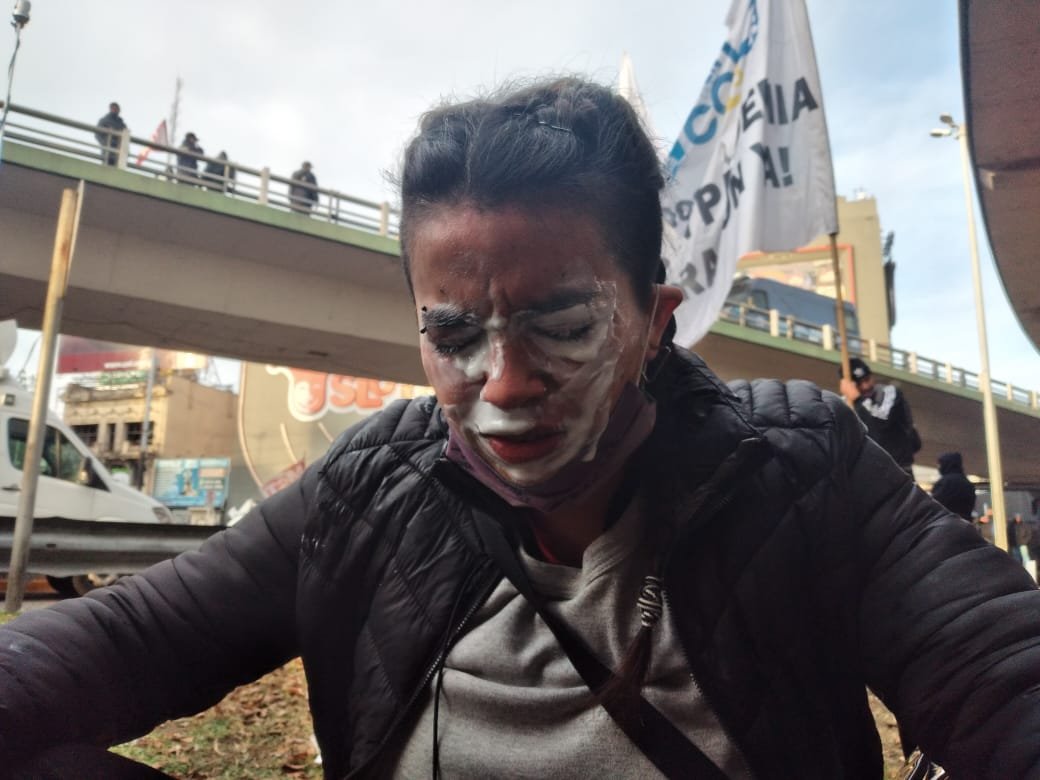 Estudiantes de Monte Grande, Adrogué, Florencio Varela y Quilmes también sufrieron la represión en la protesta de esta mañana en Puente Pueyrredón