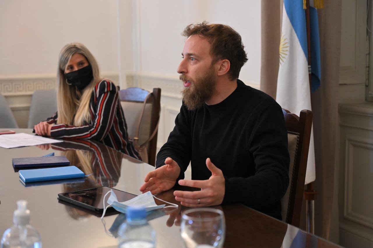 Otermín con jóvenes industriales de la Provincia