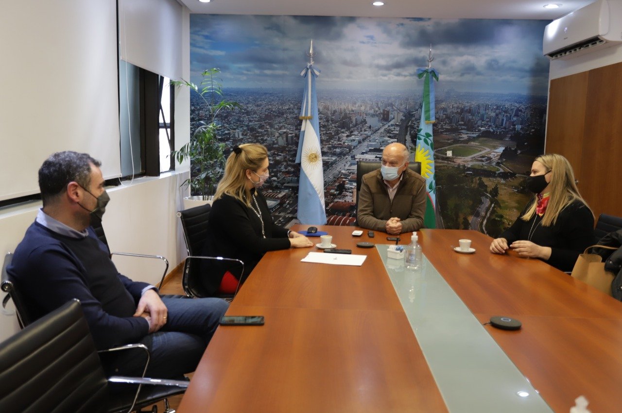 Néstor Grindetti recibió a la senadora Aldana Ahumada y analizaron el impacto del Covid en la salud mental de los vecinos