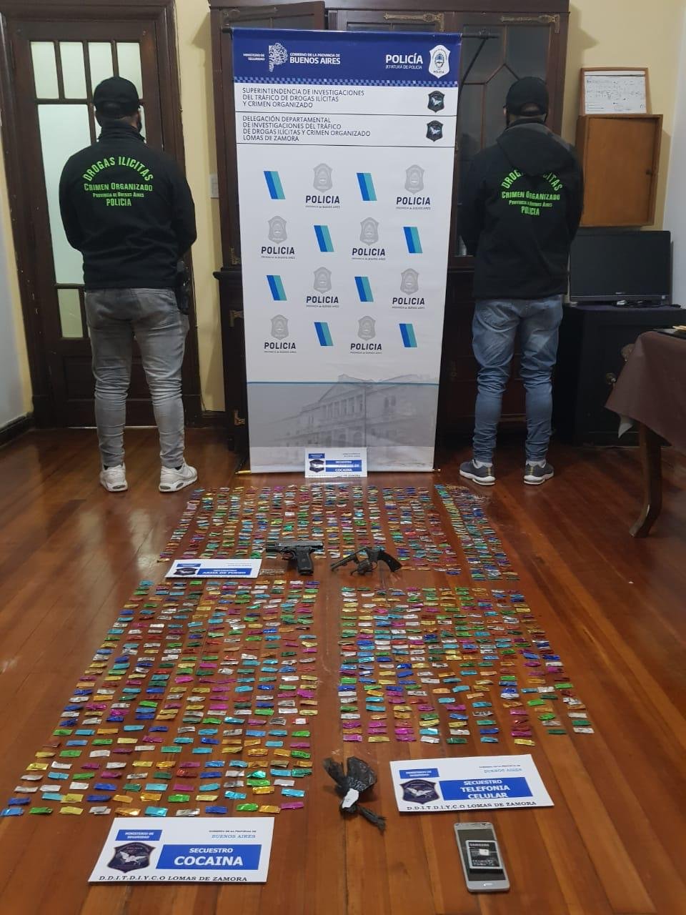 Longchamps: detienen a dos dealers con más de 1.100 dosis de cocaína