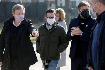 Cascallares, Bianco y Simone recorrieron obras de urbanización en Don Orione