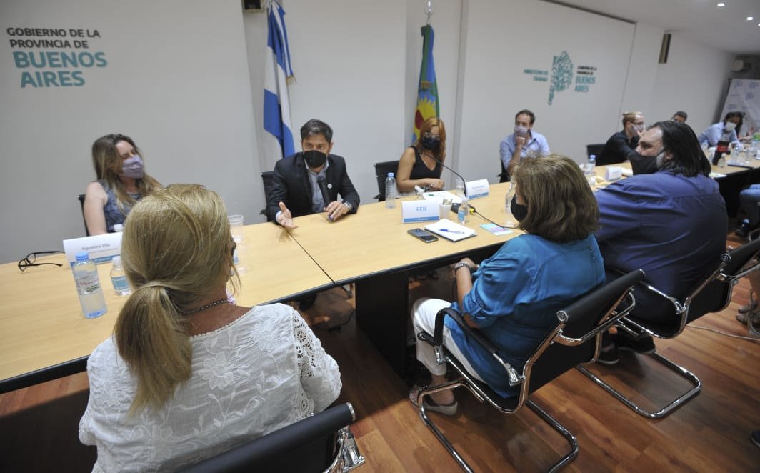 Gobierno y gremios docentes bonaerenses se reúnen para evaluar impacto de la inflación en salarios
