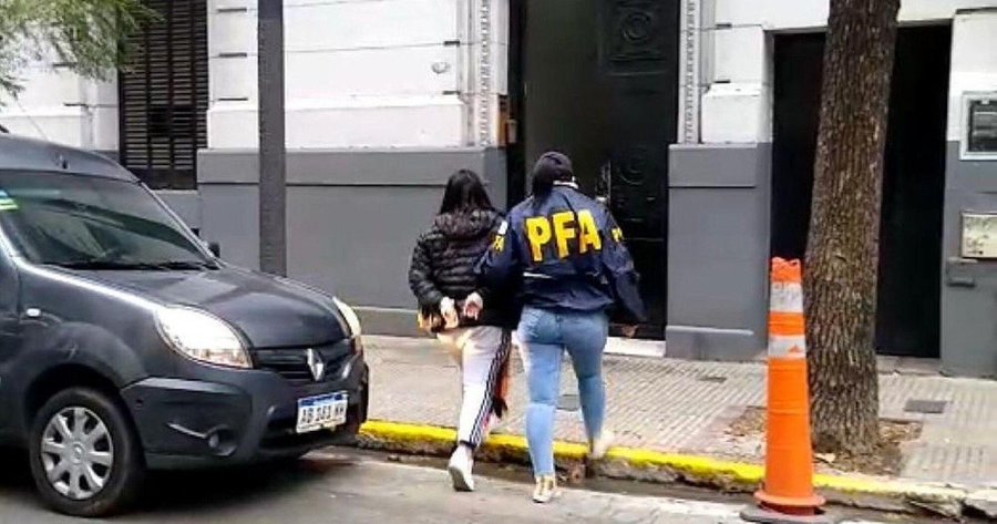 Constitución: falsa promotora detenida acusada de estafar con falsas ventas de automóviles