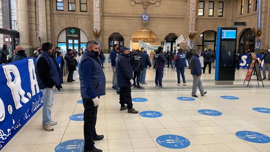 Gremio de seguridad protestó en Retiro con bloqueos a firma privada por varias demandas