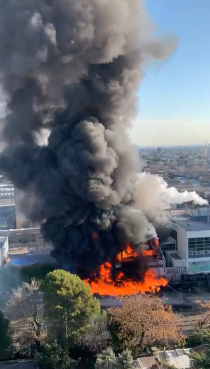 Bomberos controlaron un incendio en la Cervecería Quilmes sin que se registraran víctimas