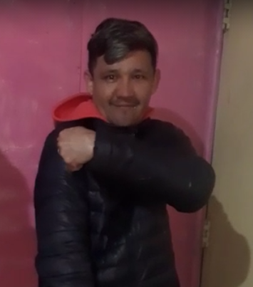 Vecinos de 9 de Abril buscan que hombre indocumentado pueda recibir la vacuna