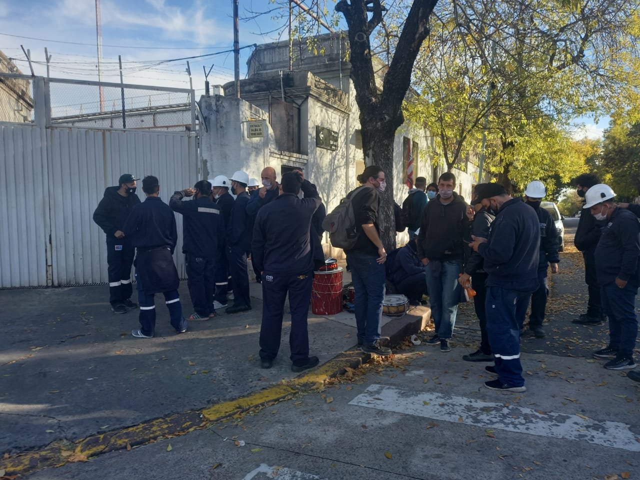 Edesur denuncia bloqueos en tres edificios: no pueden salir las cuadrillas a realizar reparaciones