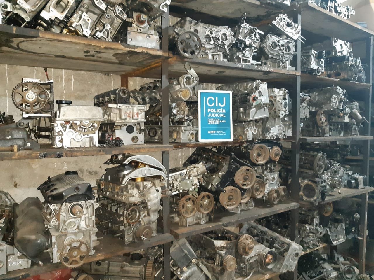 Allanamiento en depósito de la calle Warnes por venta ilegal de autopartes