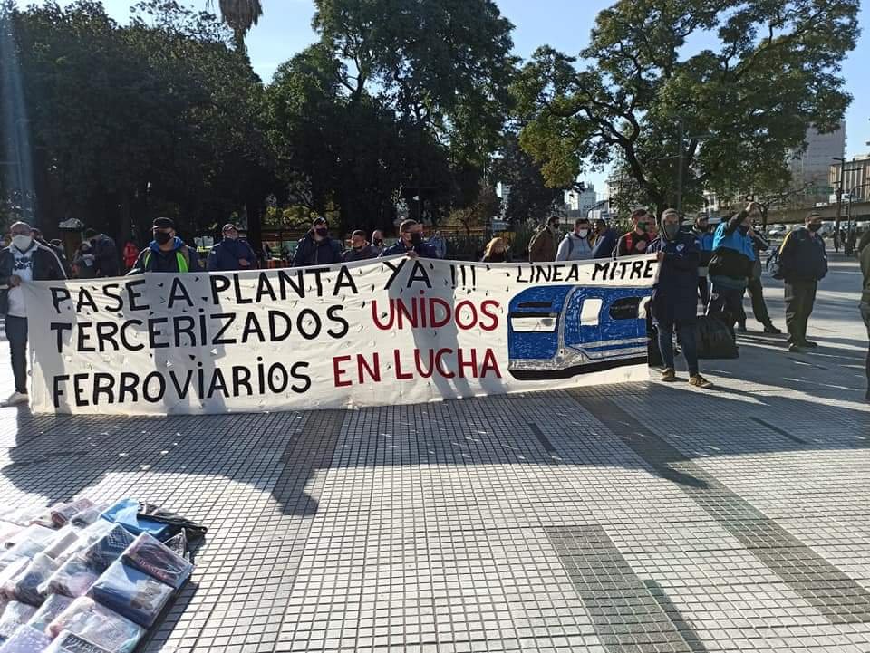 Reunión clave: tercerizados del Tren Roca concentrados en Plaza Constitución