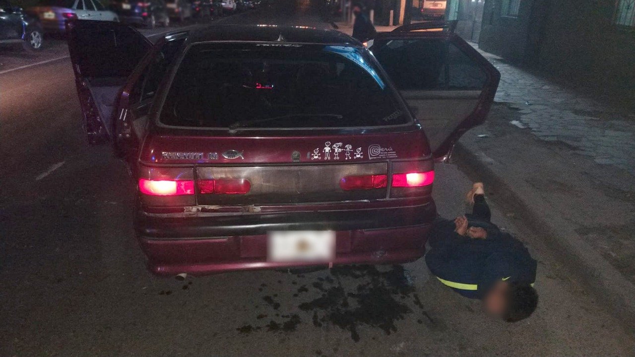 Persecución, choque y tres detenidos en la avenida General Paz por evadir un control policial