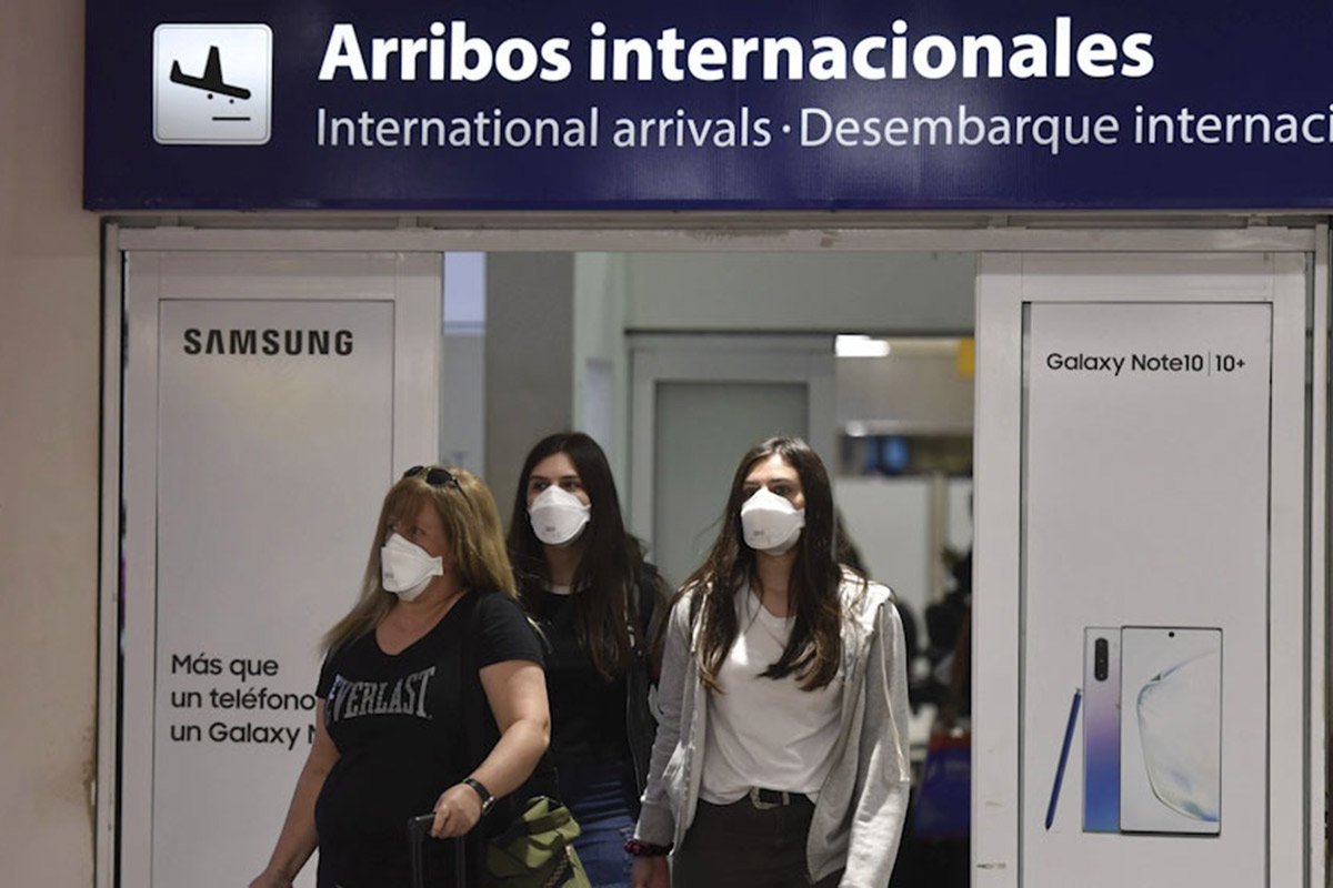 Es oficial: bonaerenses que regresen del exterior deberán aislarse 4 días en hoteles