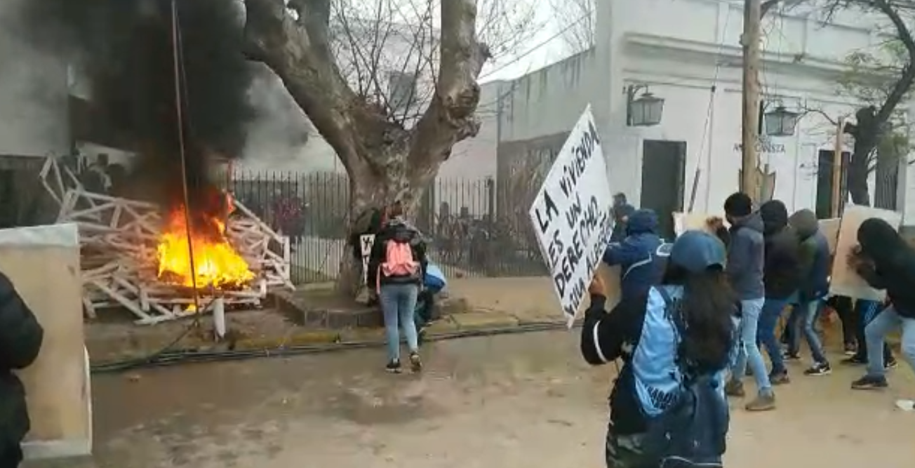Comunicado: desde el Municipio de Lomas de Zamora, repudiamos enérgicamente lo sucesos ocurridos hoy en nuestro edificio