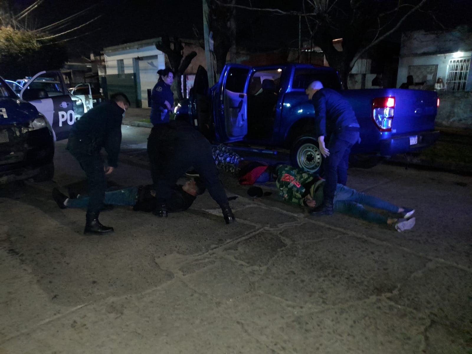 Lanús: detienen a una banda de falsos policías mientras extorsionaba a una mujer