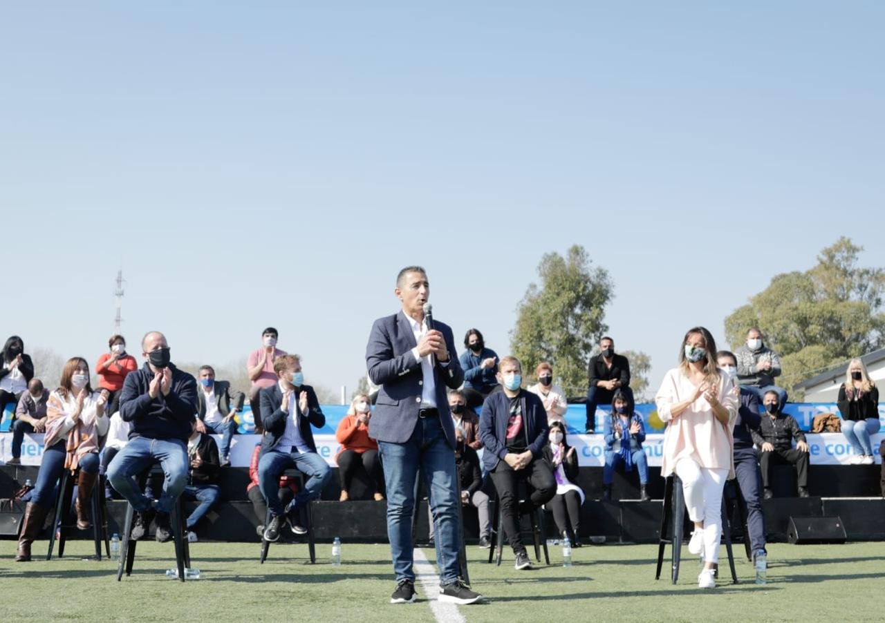 Fuerte respaldo: acompañado por Insaurralde, Malena Galmarini e intendentes, Omar Galdurralde presentó la Lista 2 del Frente de Todos de Lanús