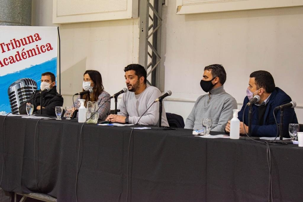 Balladares en la presentación del informe «Economía popular es trabajo»
