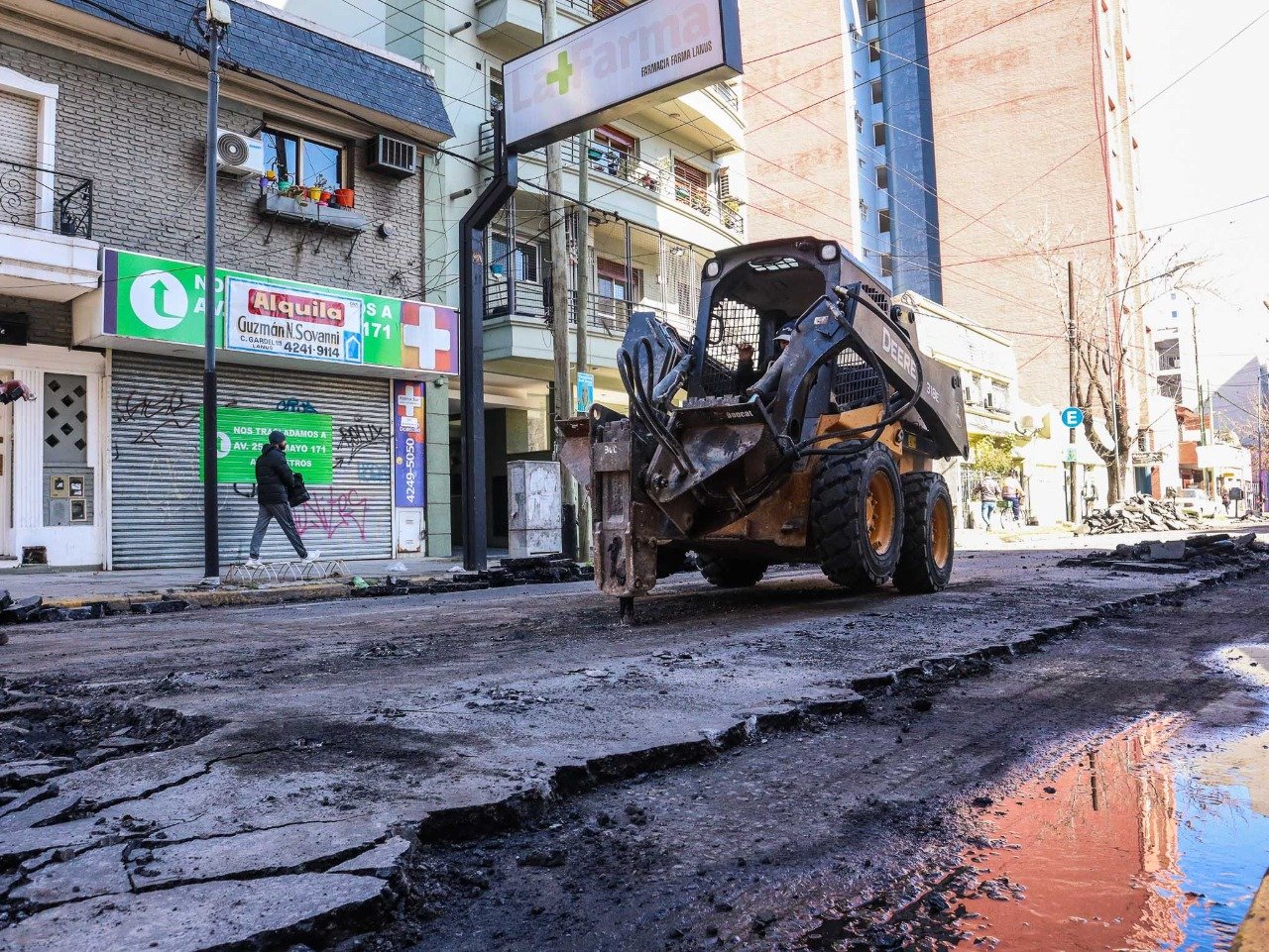 Lanús: avanzan obras de bacheo y recuperación de accesos al Parque Industrial