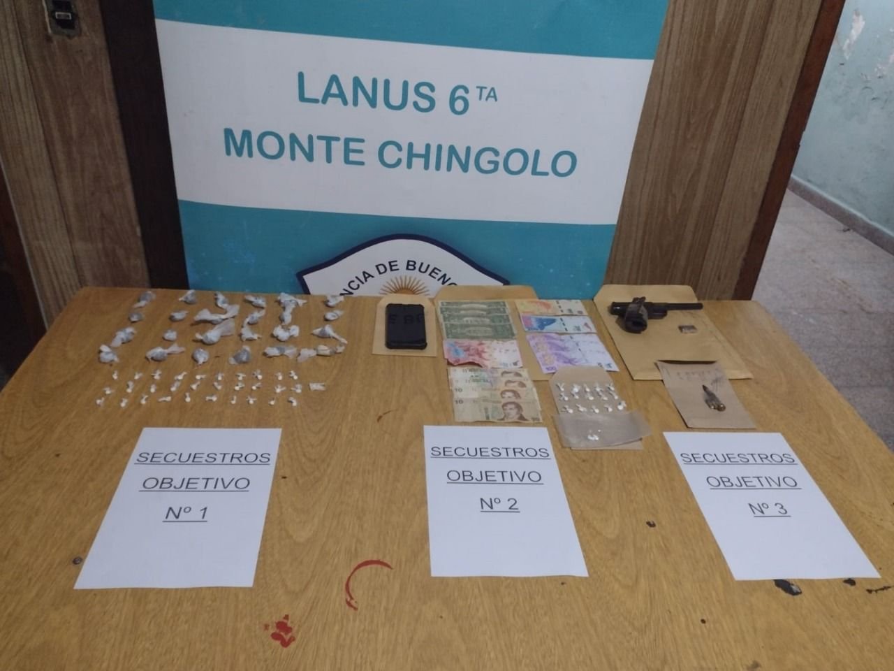 Dos aprehendidos por venta de drogas en Monte Chingolo