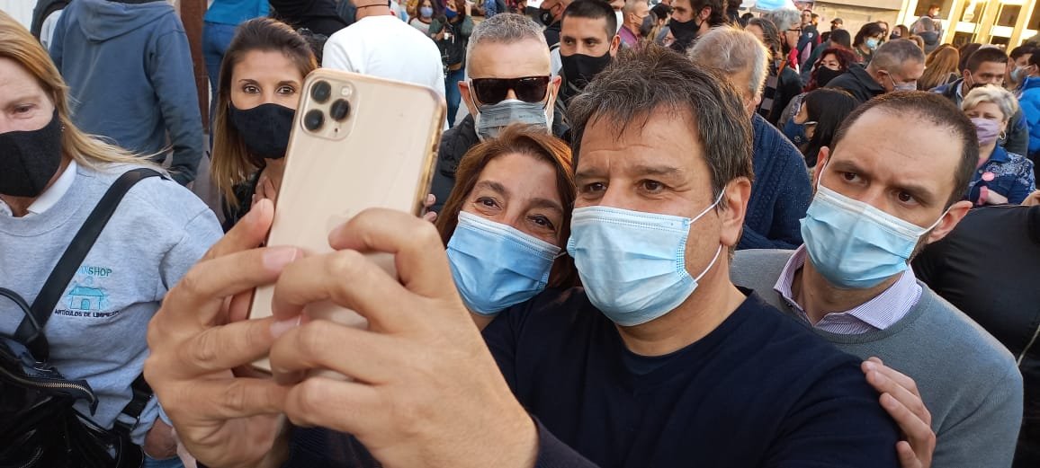 Facundo Manes en Lomas de Zamora: «Necesitamos ideas y estamos a tiempo, por eso le pido a Diego Santilli que debata»