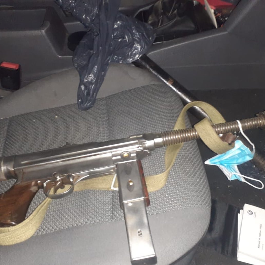 Ametralladora en mano: tiroteo entre delincuentes y policías en Banfield