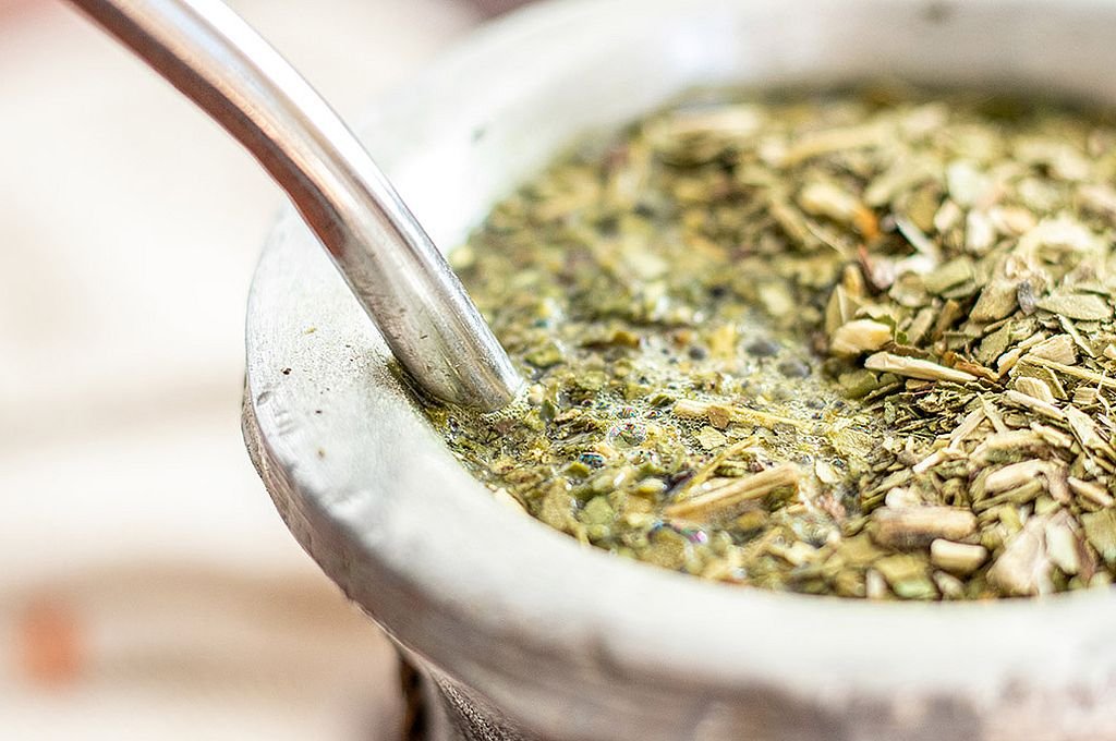 Estudios científicos confirmaron que tomar mate disminuye riesgo de contraer Parkinson