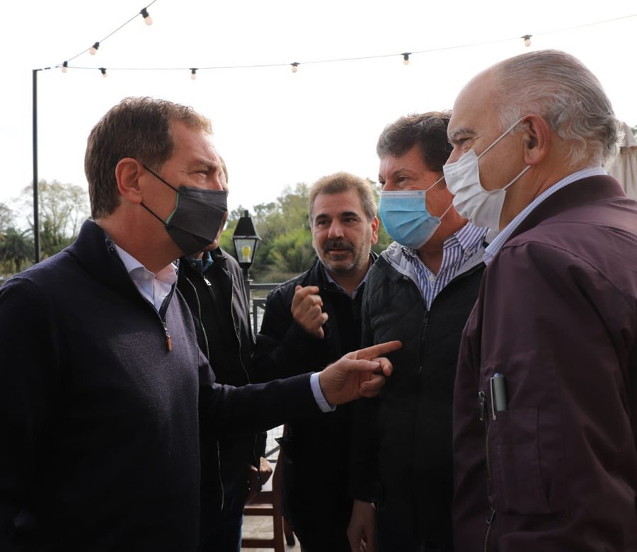 #PASO2021 «Es muy importante que la gente venga a votar», afirmó Santilli tras sufragar en Tigre