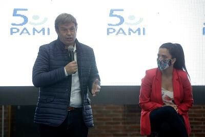 Encuentro participativo de Cascallares y Volnovich con adultos mayores brownianos