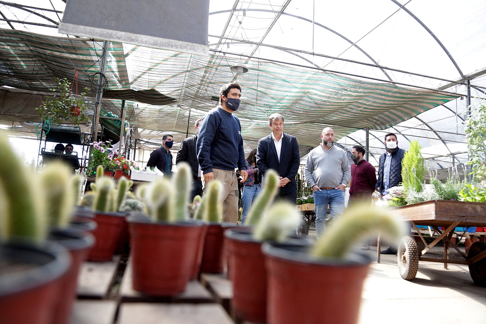 Cascallares recorrió el Mercado de Plantas del Sur de Longchamps, el segundo más grande de la Provincia