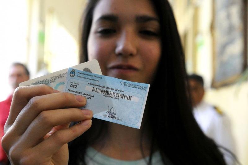 Voto joven: más de 861 mil jóvenes de 16 y 17 años votan por primera vez en la Argentina