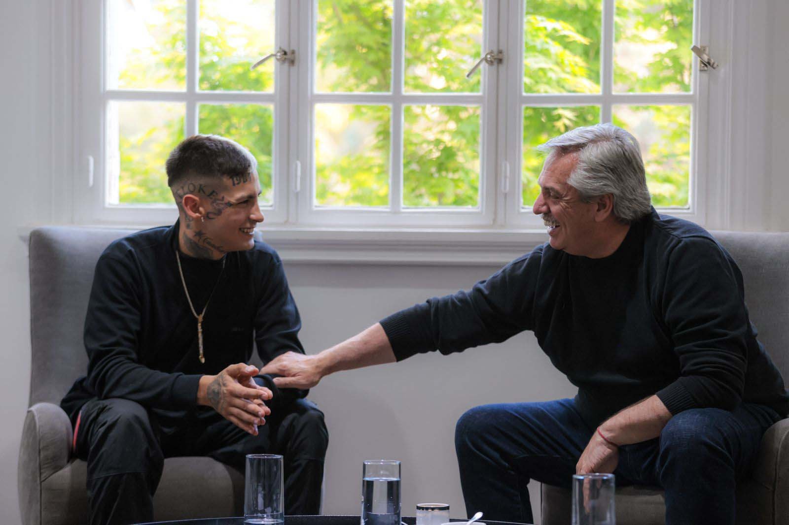 Alberto Fernández recibió al cantante L-Gante en Olivos: hablaron sobre la juventud y la educación