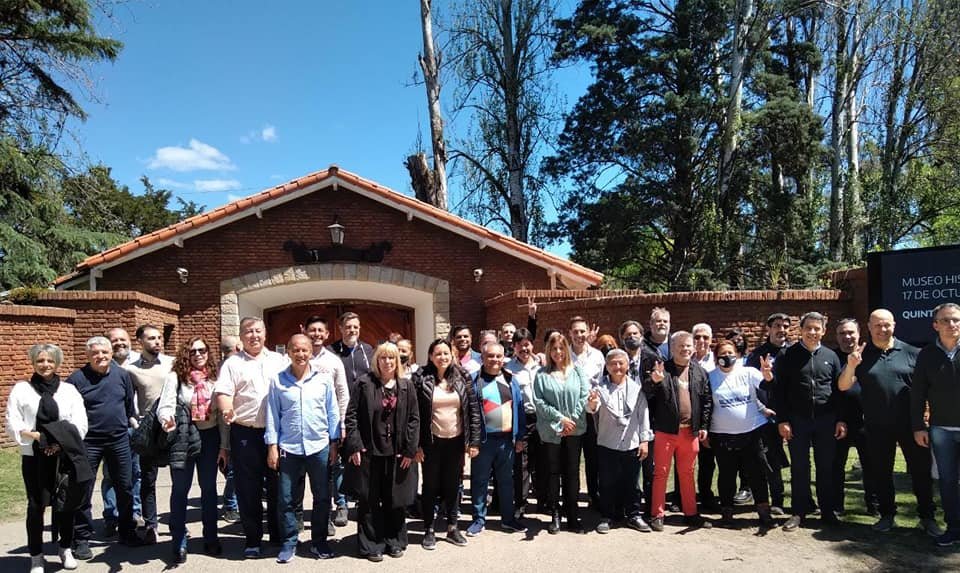 A la «pata peronista» de Juntos no le permitieron ingresar a la Quinta de San Vicente