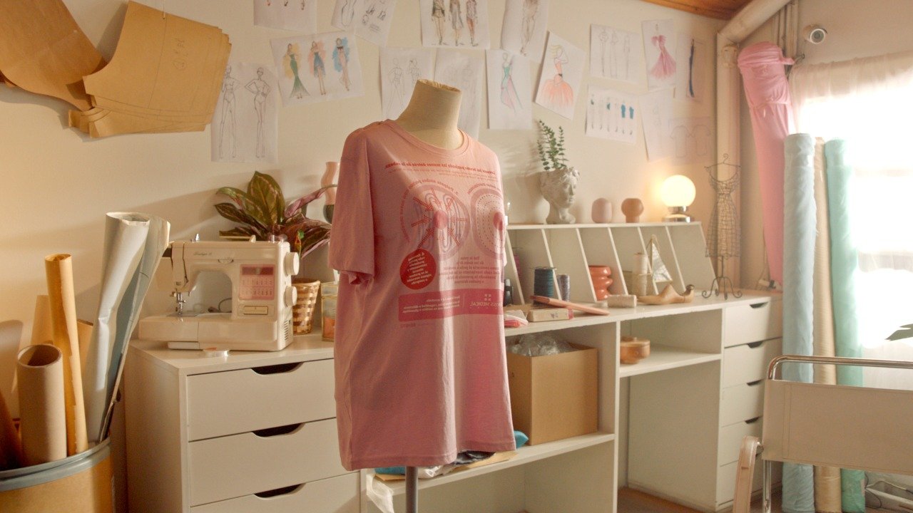 “La remera más linda creada especialmente para la concientización del cáncer de mama”