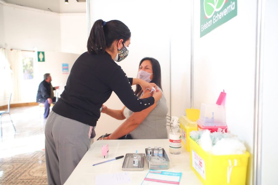 Jornadas de vacunación libre contra el Covid-19 en 9 de Abril