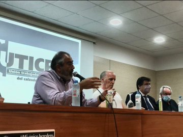 Con participación del ministro de Trabajo, Moroni, y del cosecretario de la CGT, Daer, se realizó un debate político y económico en el Sindicato del Calzado