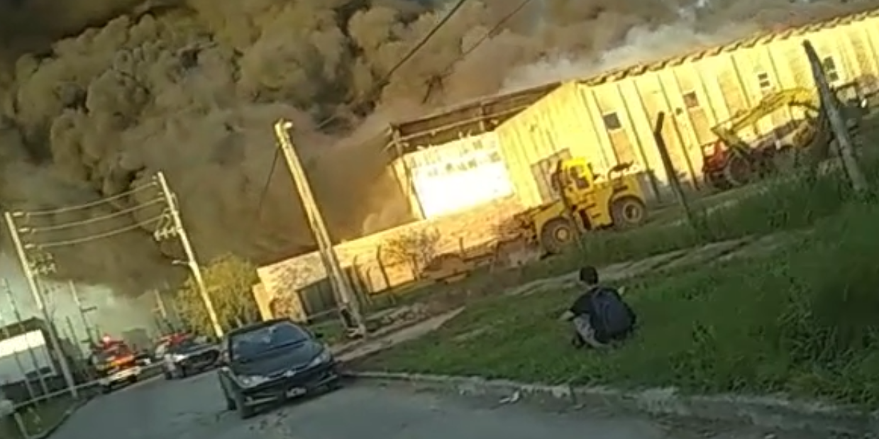 Fuego en el Parque Industrial de Quilmes
